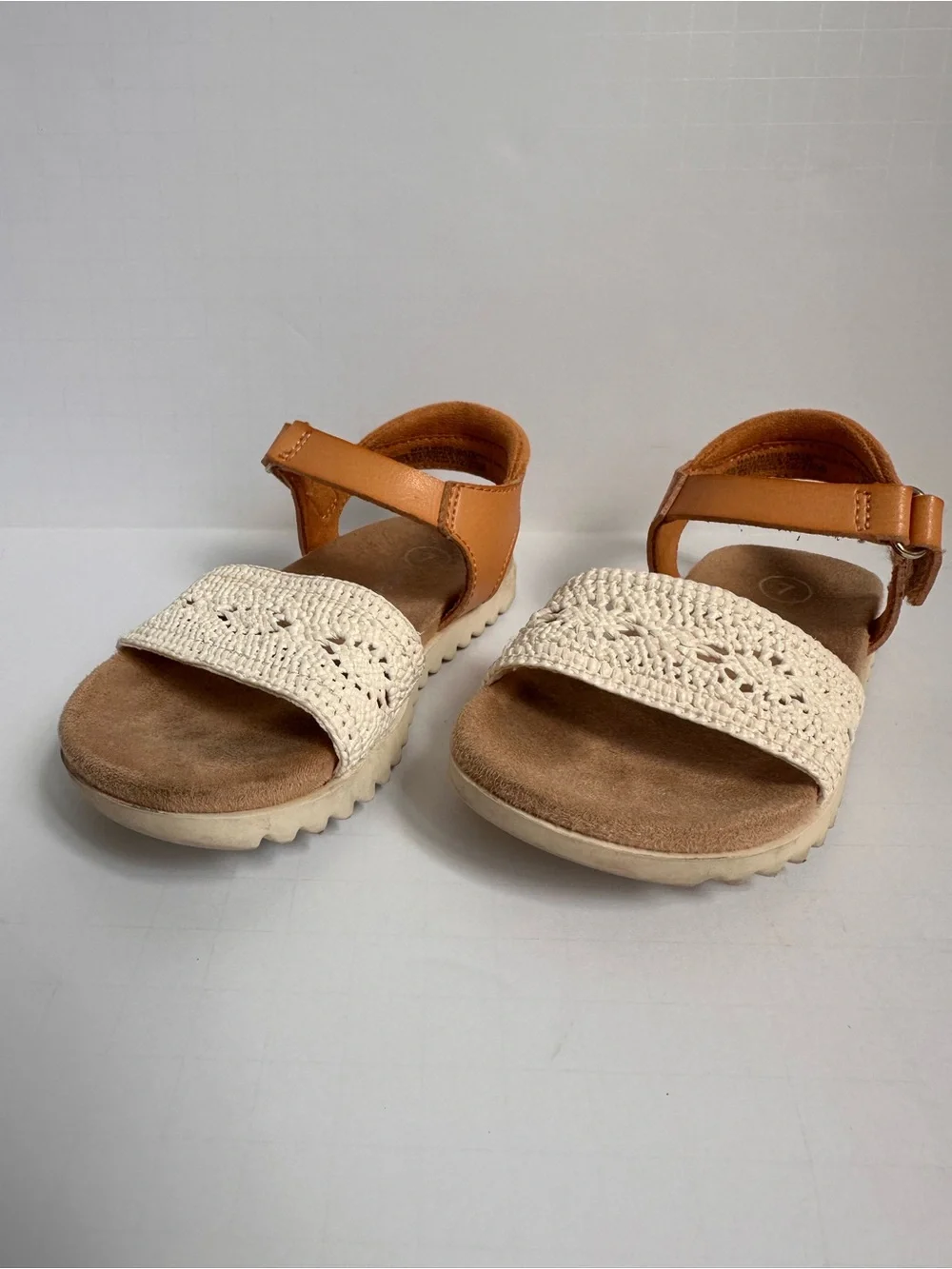 Cat & Jack Kids Crochet Strap Sandals in Tan and Cream Size 7